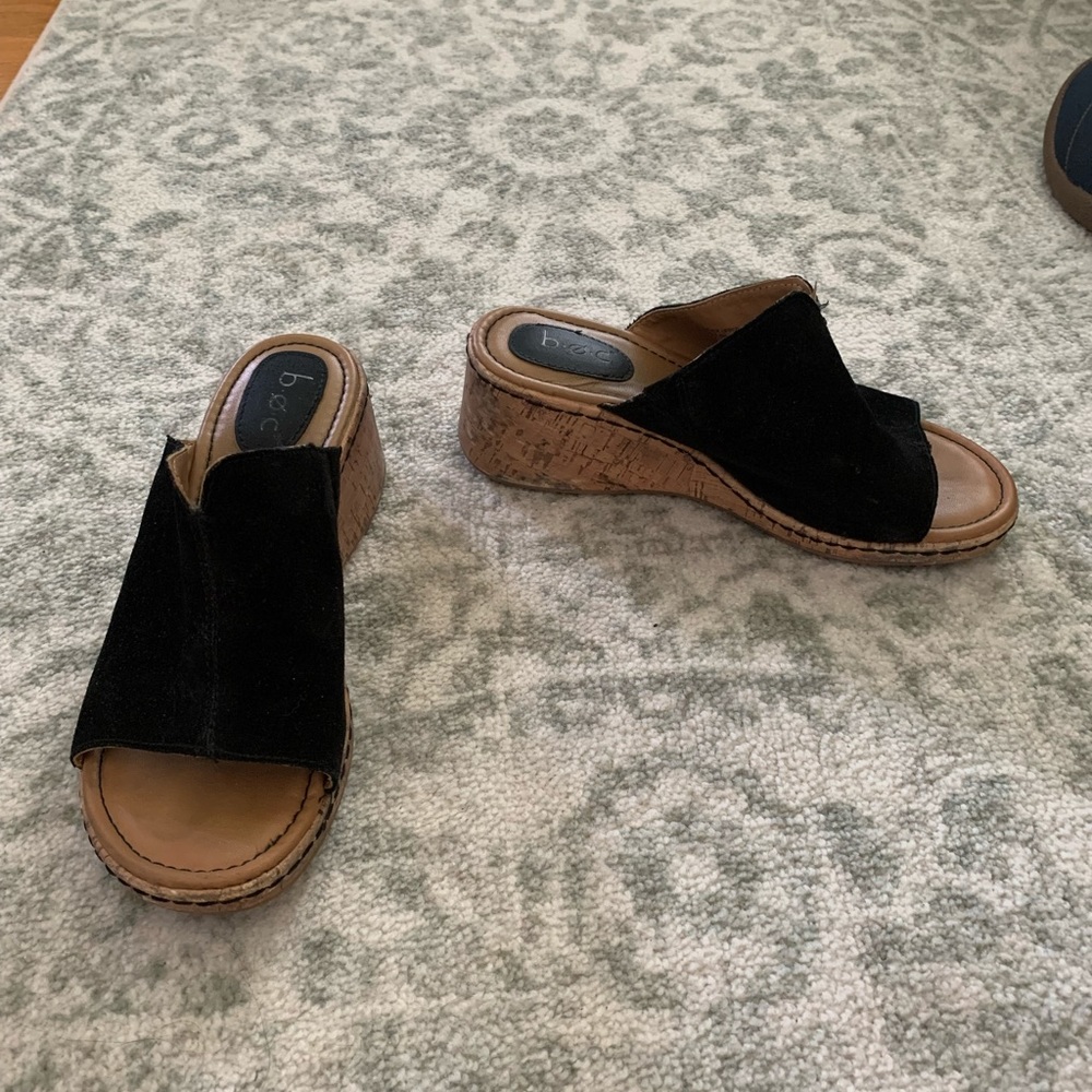 Black wedge